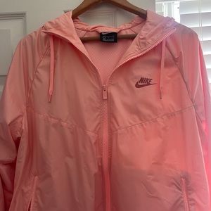 Nike wind breaker size L